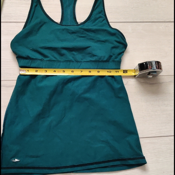 *💖 2/$15 or 4/$25: Old Navy, active top with built in bra shelf - Picture 7 of 8